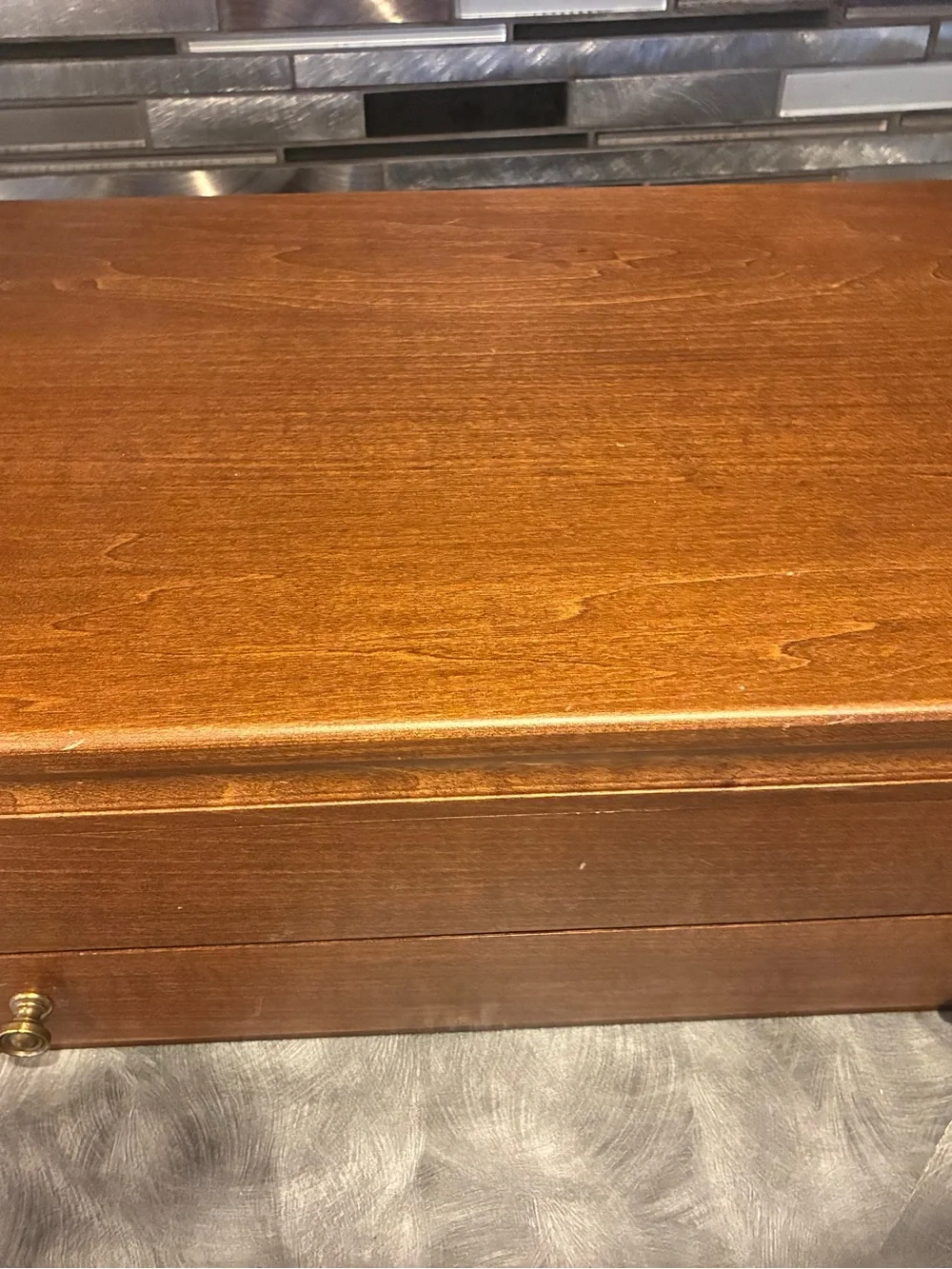 Vintage Oneida Stainless Flatware 98 Pieces And Box. In really good shape! Comes